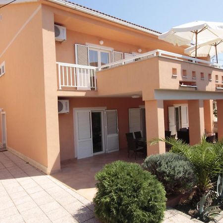 Studios & Rooms Fiesta Novalja Exterior foto