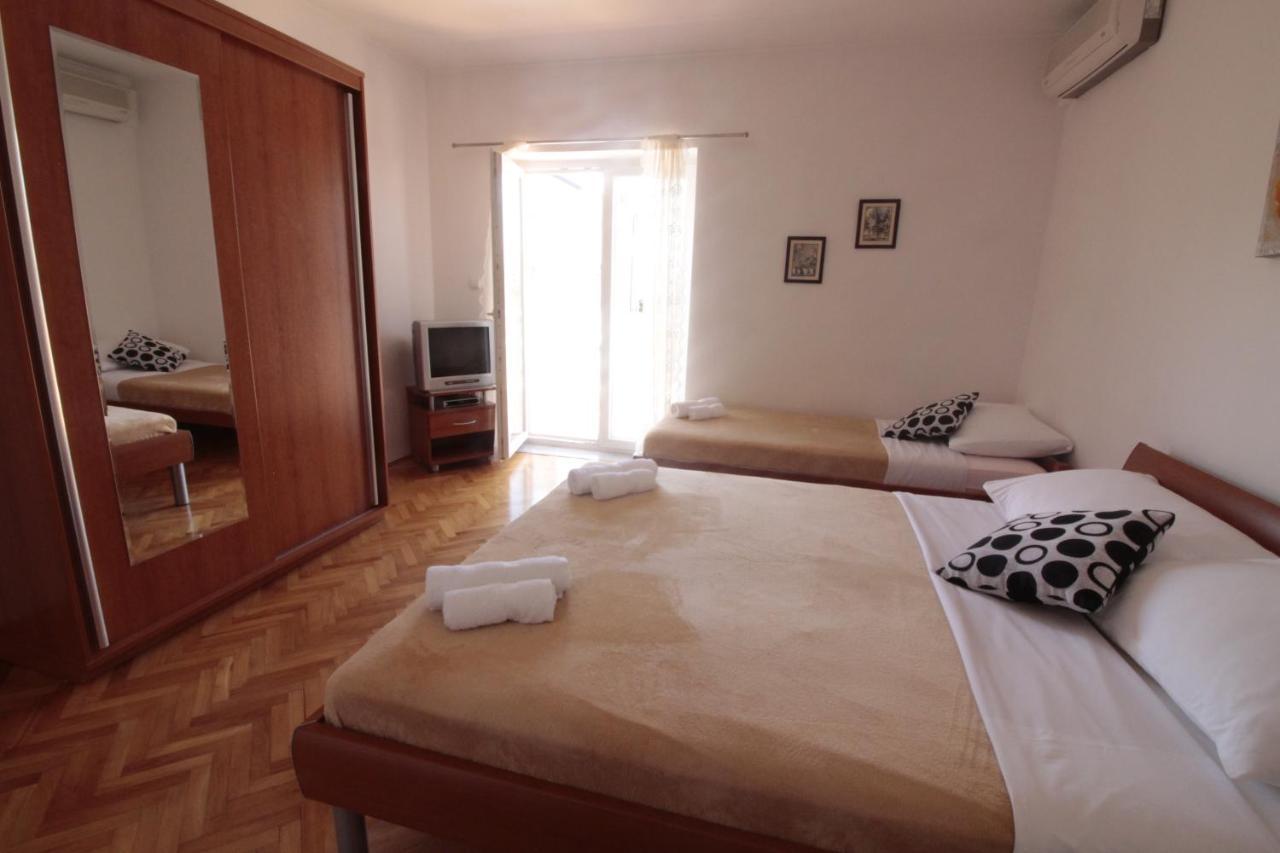 Studios & Rooms Fiesta Novalja Cameră foto