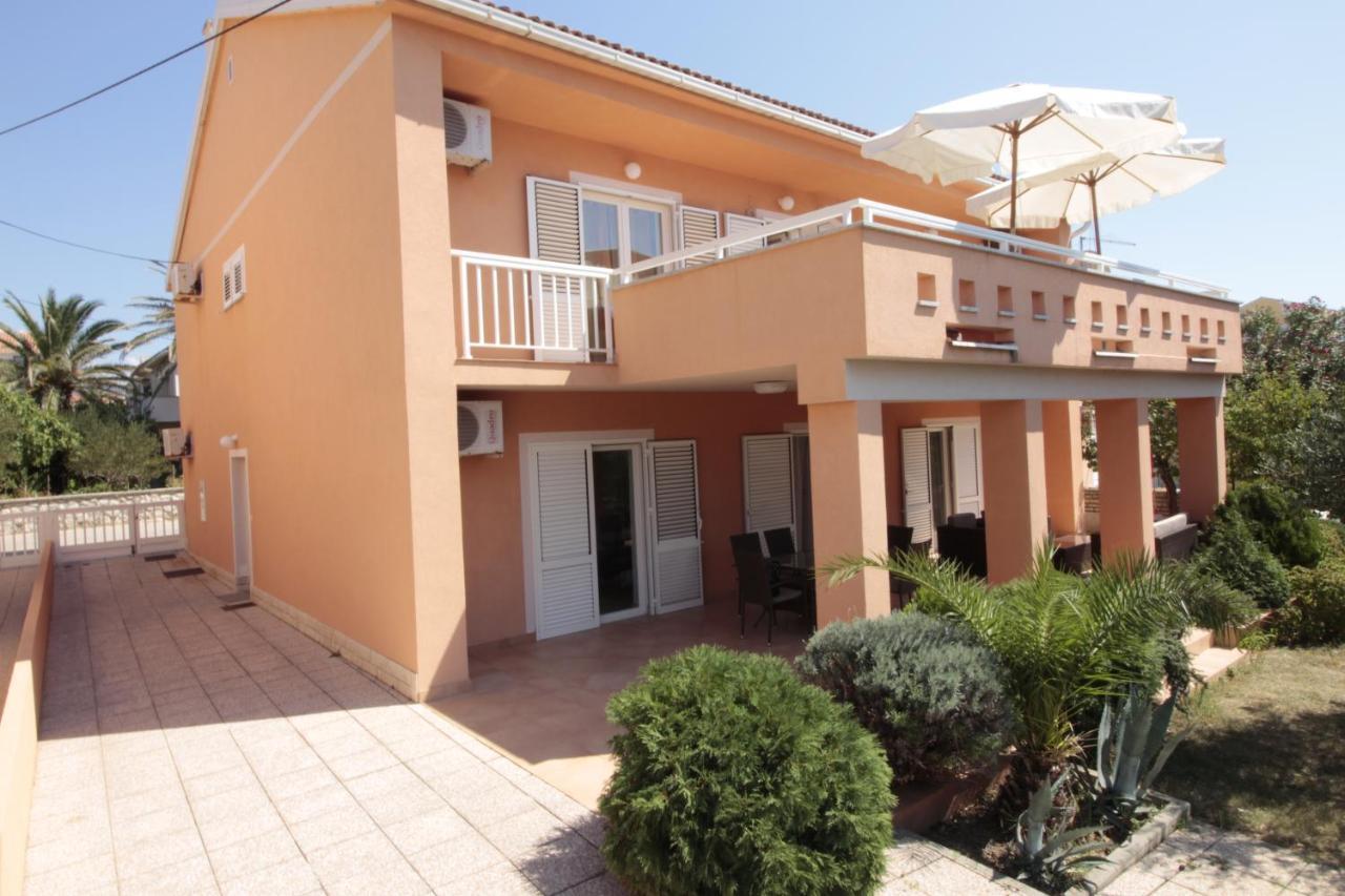 Studios & Rooms Fiesta Novalja Exterior foto